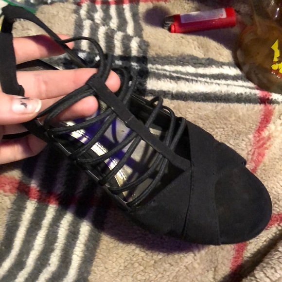 LMPO FLEX black criss cross heals - Picture 2 of 3